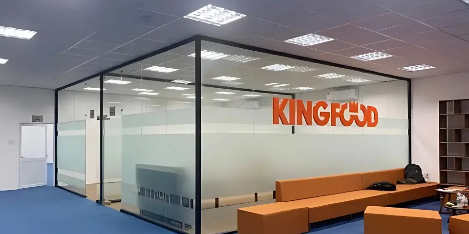 Thiết kế phòng làm việc hiện đại cho văn phòng King Food tại Quận 7
