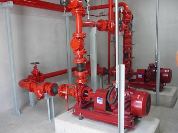 Lắp đặt bình chữa cháy và tủ trung tâm điều khiển