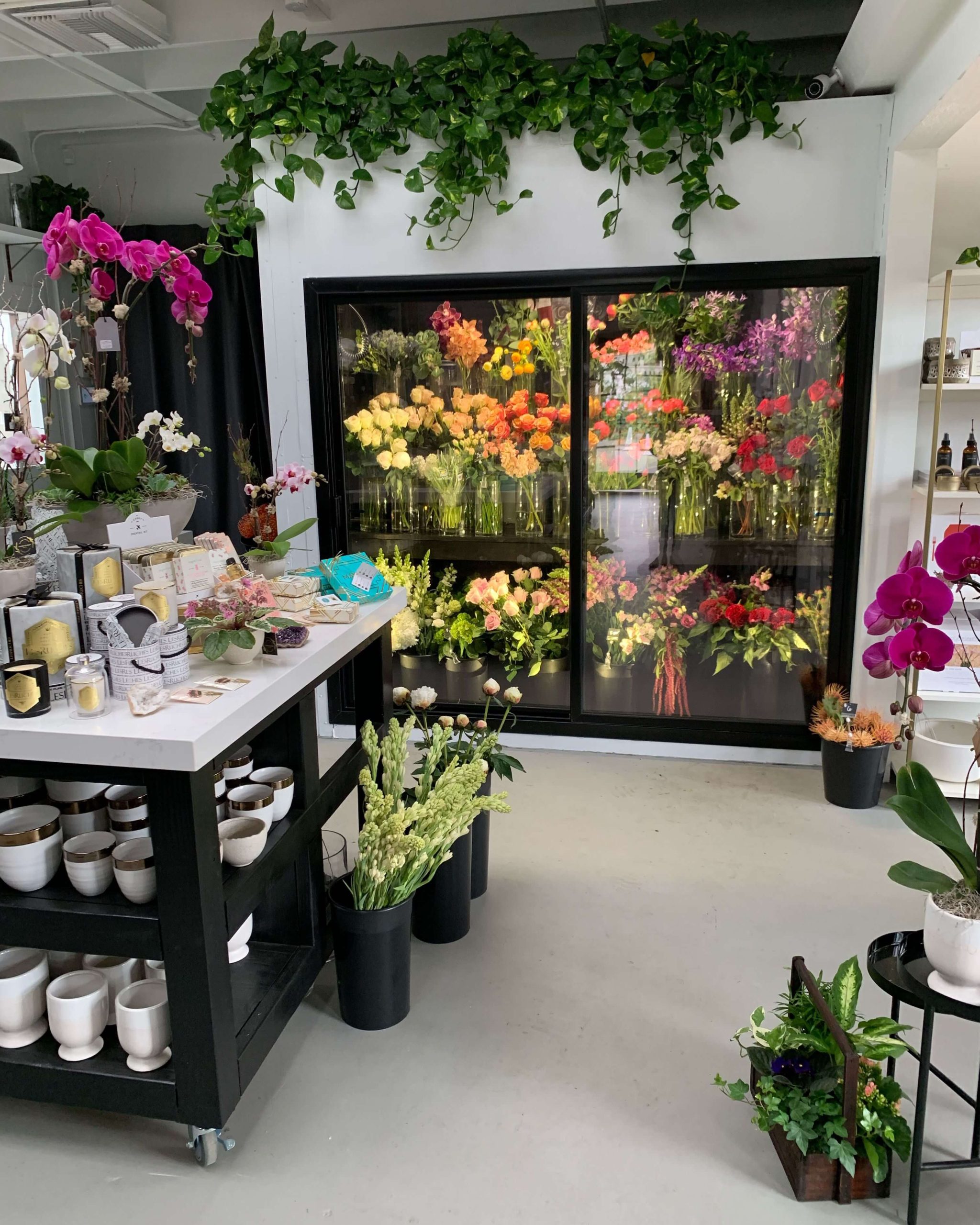 Thiết kế shop hoa tươi nhỏ hiện đại