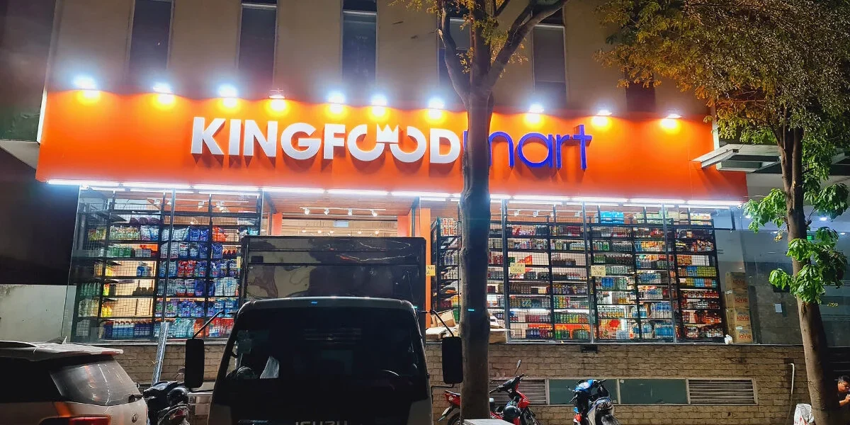 Thi công siêu thị mini King Food tại Nguyễn Kiệm – nội thất và hệ thống ánh sáng hoàn thiện đồng bộ
