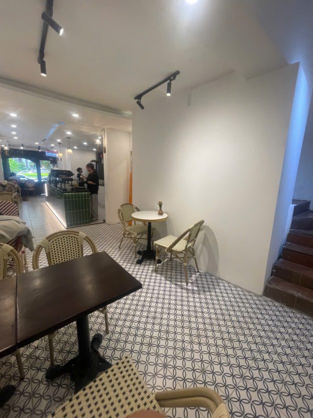 quán cà phê choice coffee sau khi hoàn thiện lát sàn